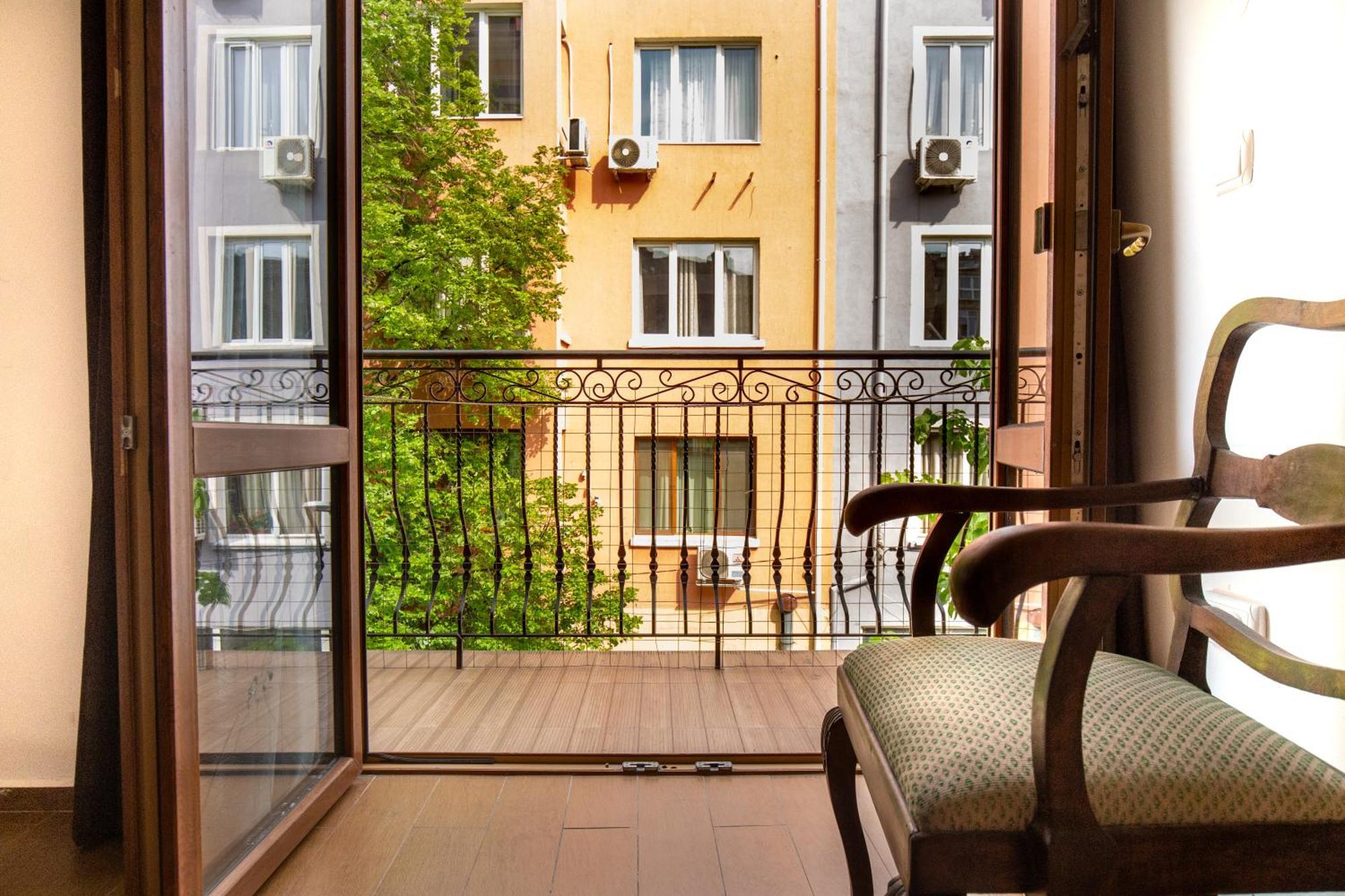 Nova Guesthouse - Private En-Suite Rooms I Sofia Center I Self Check-In — Photos 3