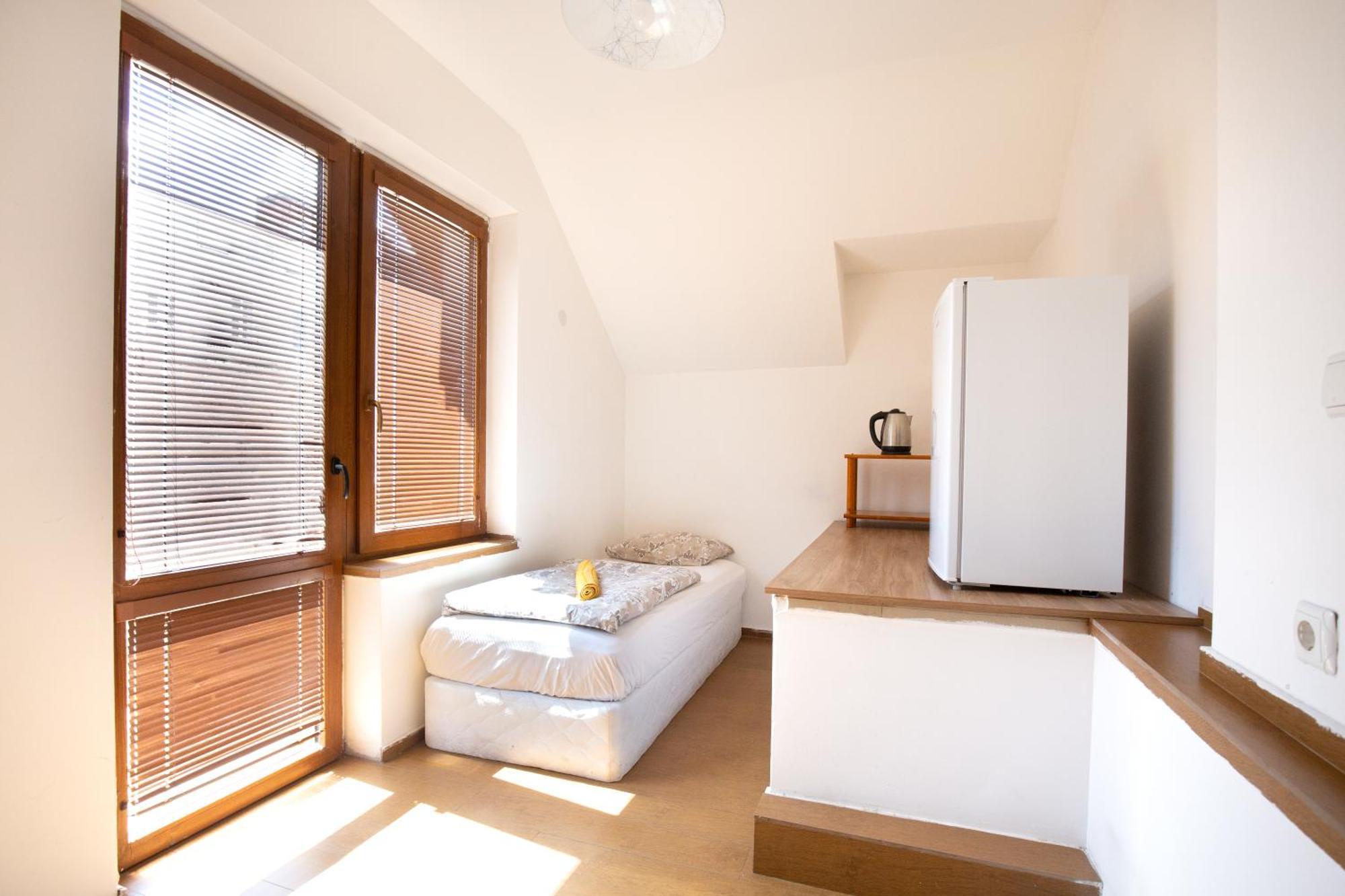 Nova Guesthouse - Private En-Suite Rooms I Sofia Center I Self Check-In — Photos 1